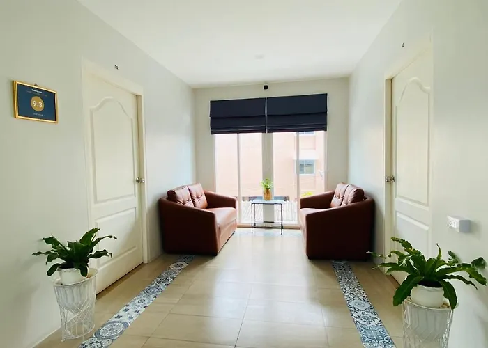 Apartment Teak *