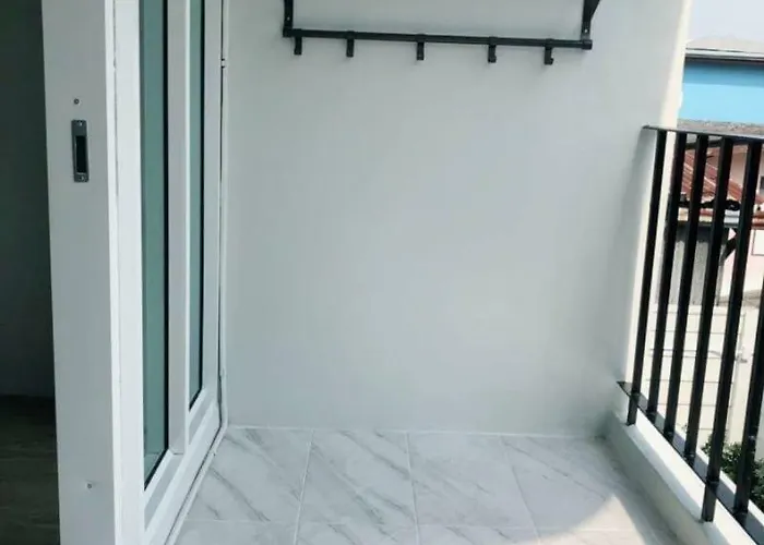 Apartment Teak